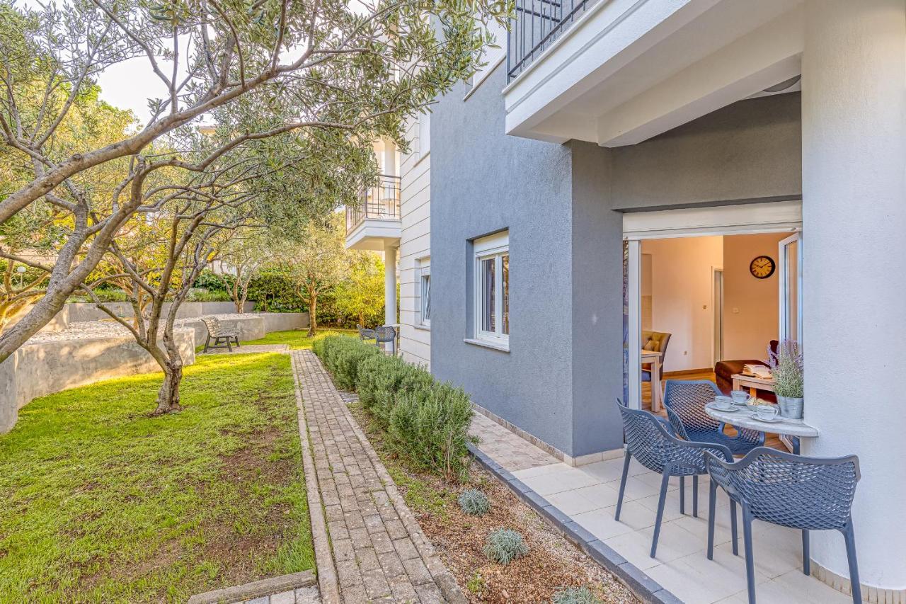 Island Resort Mihaela - Happy Rentals Trogir Exterior photo