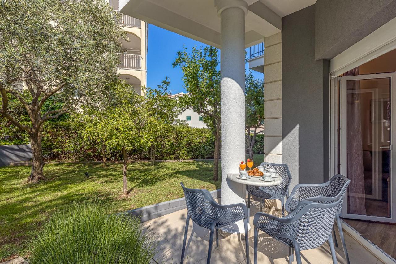 Island Resort Mihaela - Happy Rentals Trogir Exterior photo