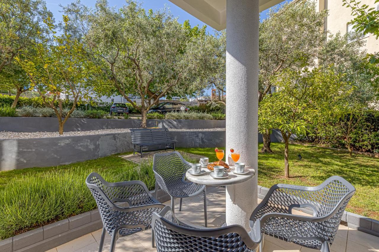 Island Resort Mihaela - Happy Rentals Trogir Exterior photo