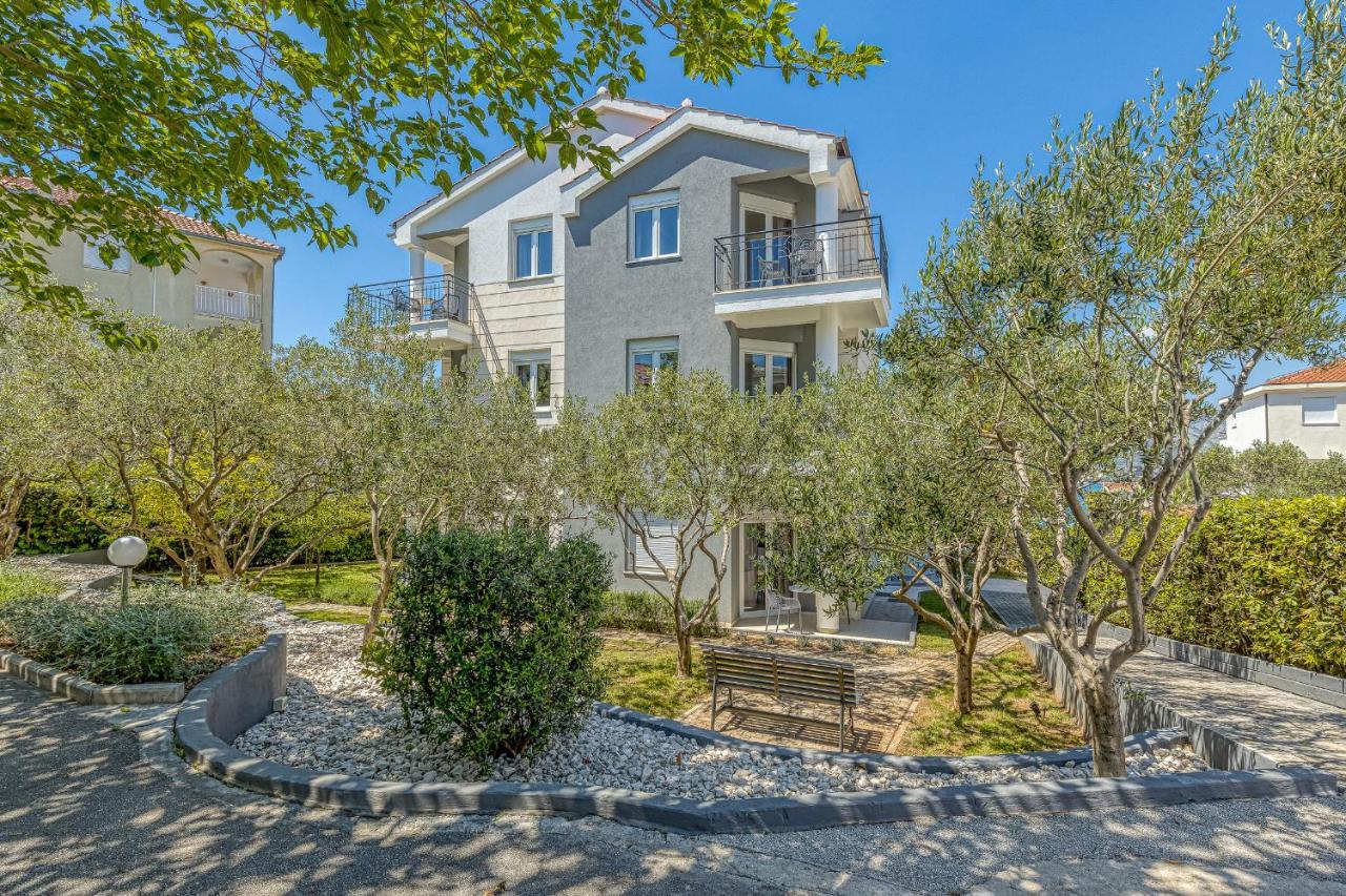 Island Resort Mihaela - Happy Rentals Trogir Exterior photo