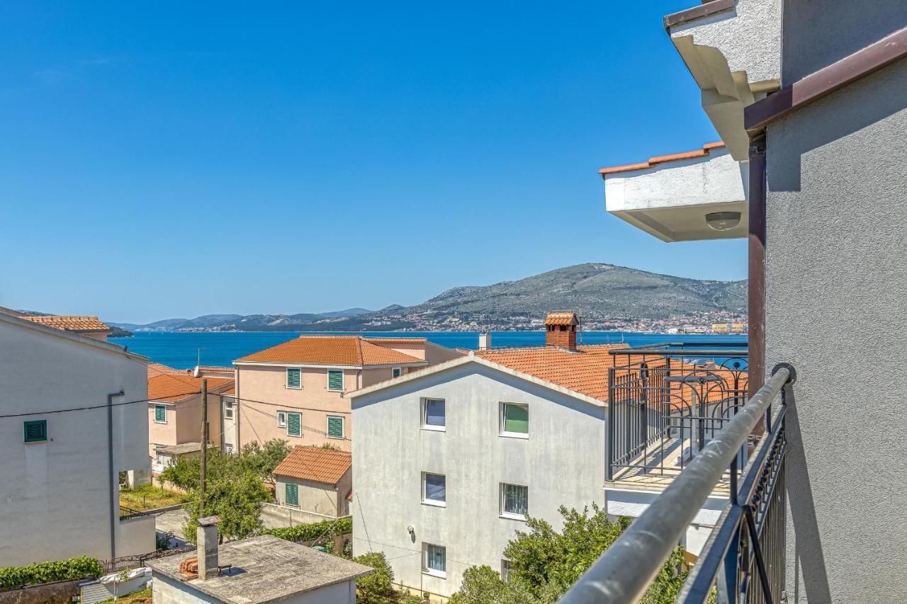 Island Resort Mihaela - Happy Rentals Trogir Exterior photo